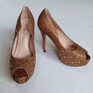 De Blossom Collection Sz9 Glittering Gold Peep-Toe Heels Size 9